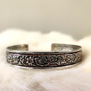 Vintage flower etching bracelet